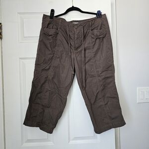 🌱 Bermuda Cropped Bottoms